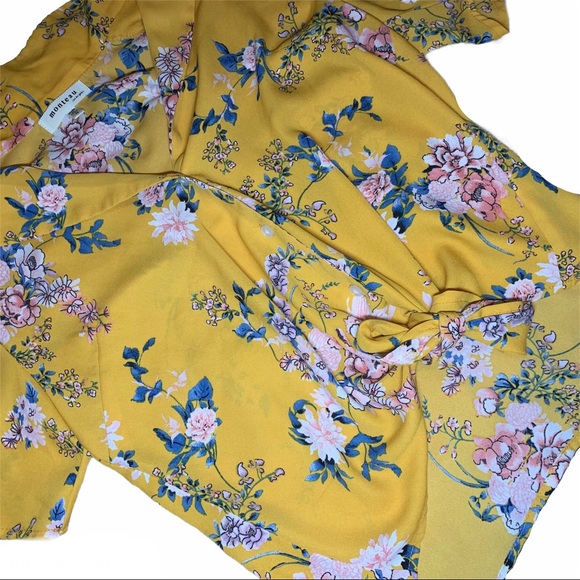 Floral Front Tie Blouse in S - Picture 2 of 4